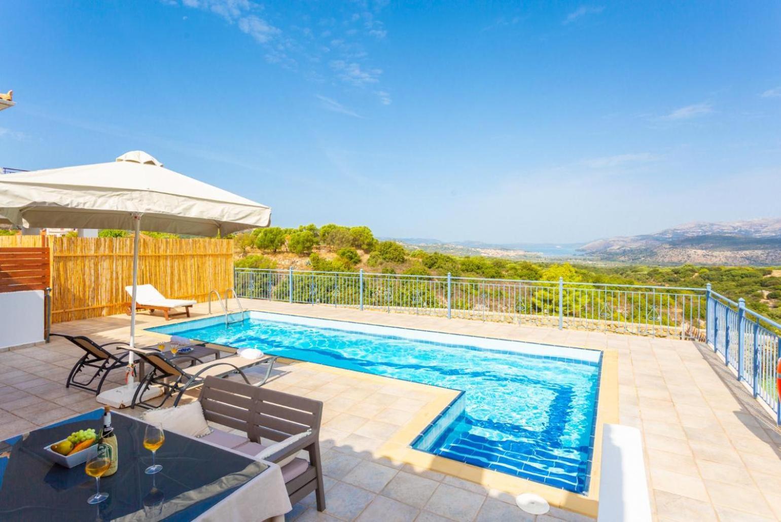 Villa Europe Ena Lakíthra Dış mekan fotoğraf
